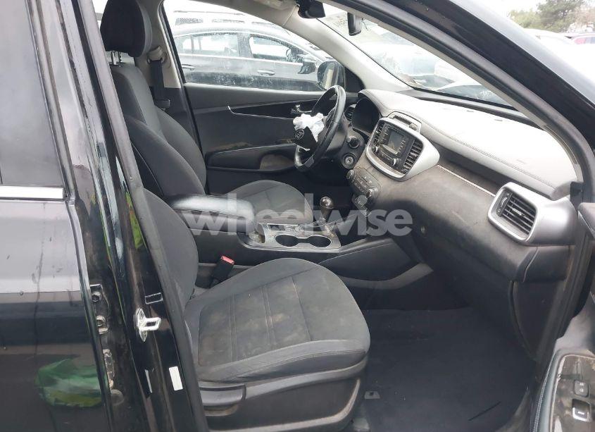 Photo 5 of 2016 Kia Sorento 2.4L LX (VIN 5XYPG4A34GG161272)