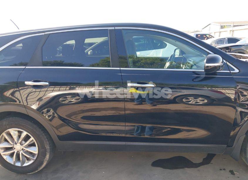 Photo 13 of 2016 Kia Sorento 2.4L L (VIN 5XYPG4A34GG165340)