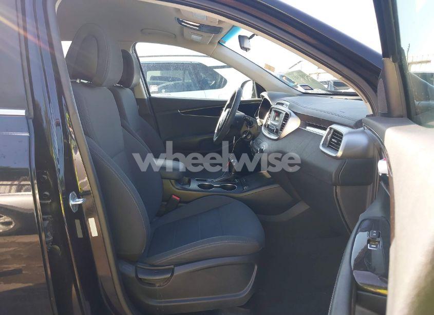 Photo 5 of 2016 Kia Sorento 2.4L L (VIN 5XYPG4A34GG165340)