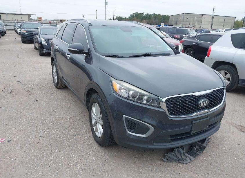 2016 Kia Sorento 2.4L LX (VIN 5XYPG4A34GG175270) main photo