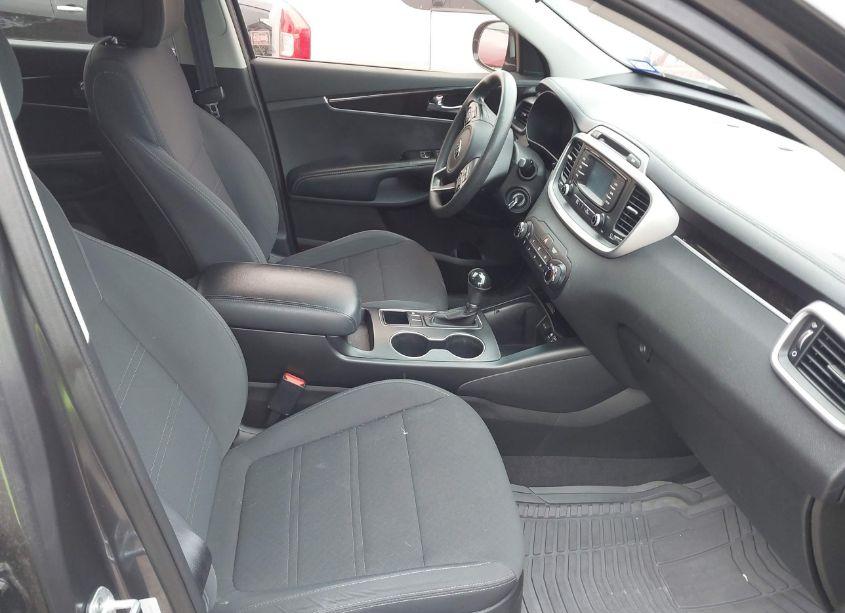 Photo 5 of 2016 Kia Sorento 2.4L LX (VIN 5XYPG4A34GG175270)