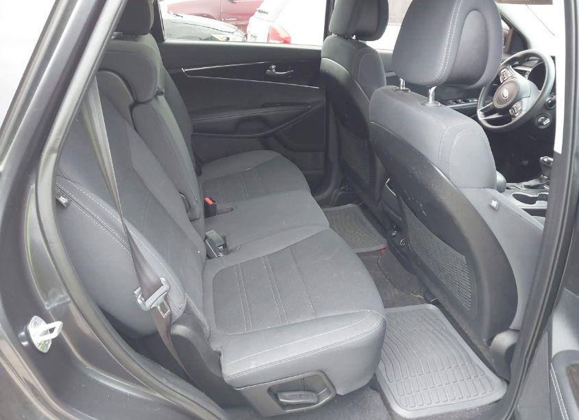 Photo 8 of 2016 Kia Sorento 2.4L LX (VIN 5XYPG4A34GG175270)