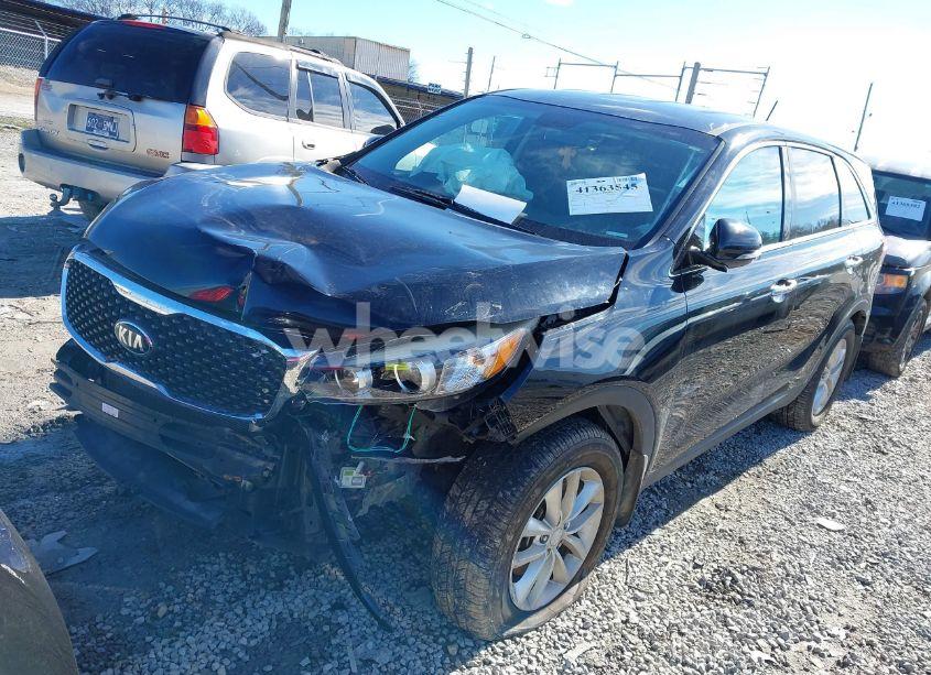 Photo 2 of 2017 Kia Sorento 2.4L L (VIN 5XYPG4A34HG220600)
