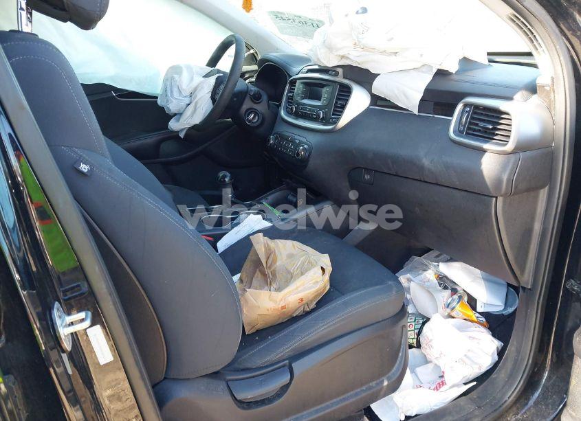 Photo 5 of 2017 Kia Sorento 2.4L L (VIN 5XYPG4A34HG220600)