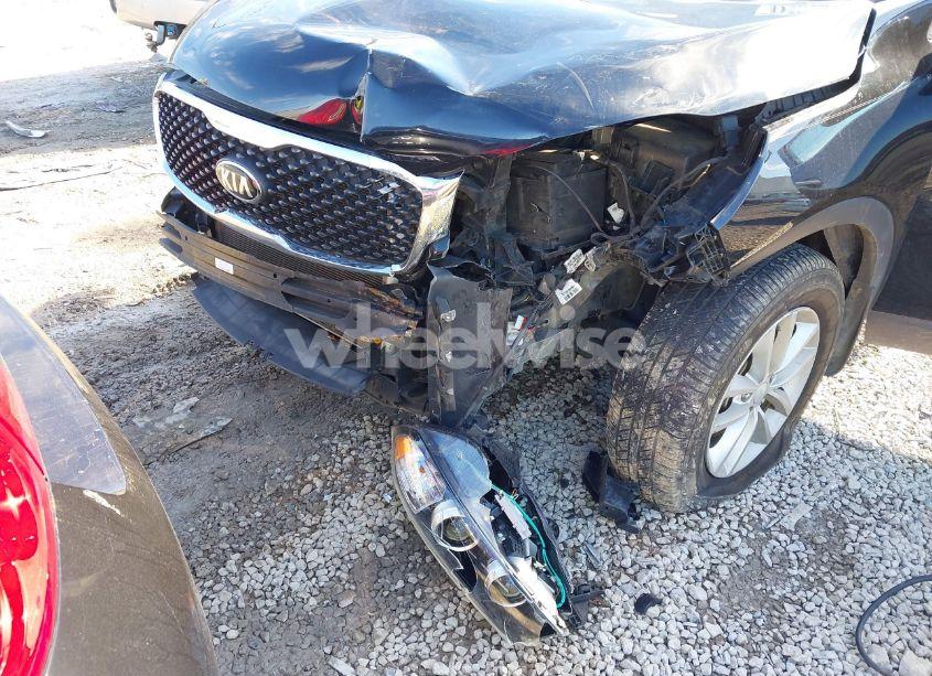 Photo 6 of 2017 Kia Sorento 2.4L L (VIN 5XYPG4A34HG220600)