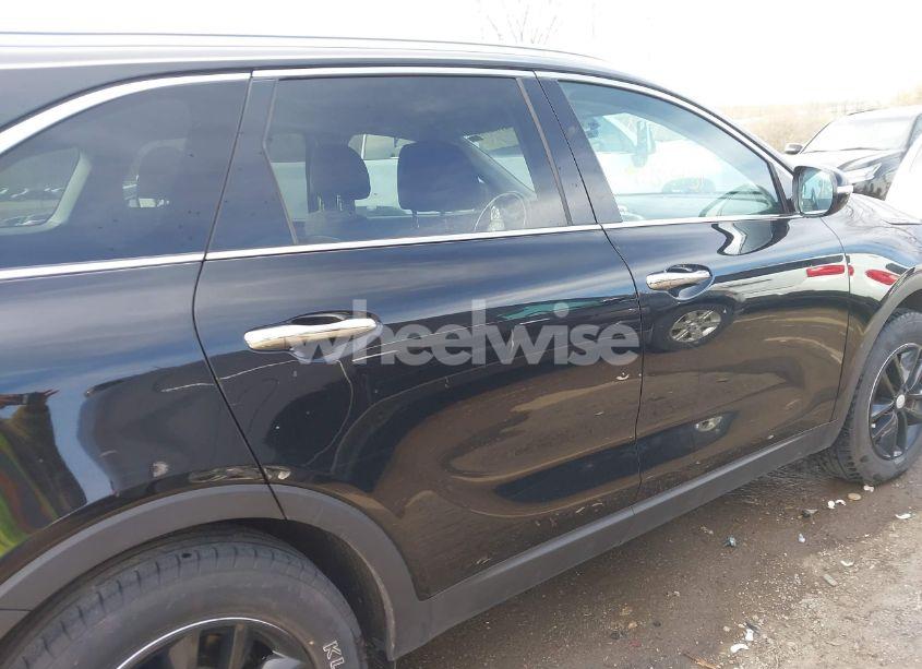 Photo 14 of 2017 Kia Sorento 2.4L LX (VIN 5XYPG4A34HG254813)