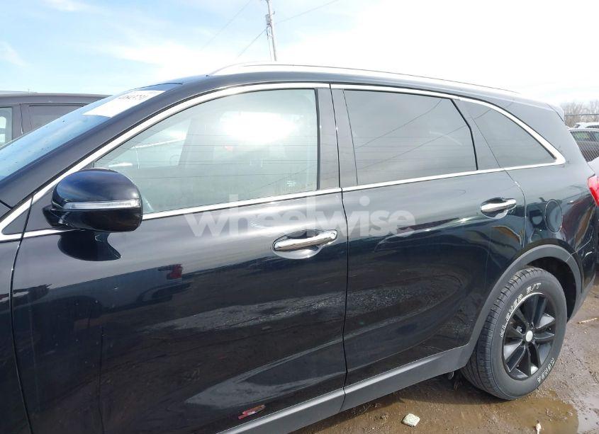Photo 15 of 2017 Kia Sorento 2.4L LX (VIN 5XYPG4A34HG254813)