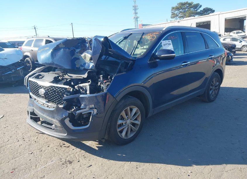 Photo 2 of 2017 Kia Sorento 2.4L LX (VIN 5XYPG4A34HG256500)
