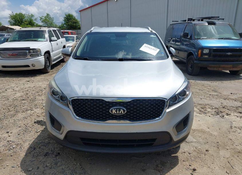 Photo 12 of 2017 Kia Sorento 2.4L LX (VIN 5XYPG4A34HG265018)