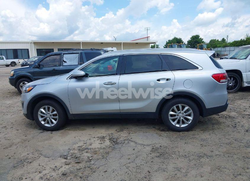 Photo 14 of 2017 Kia Sorento 2.4L LX (VIN 5XYPG4A34HG265018)