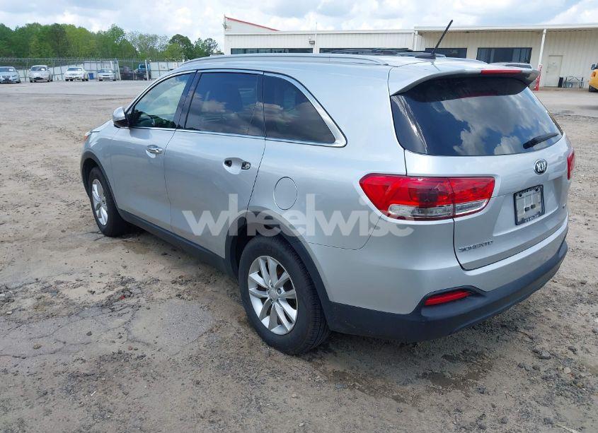 Photo 3 of 2017 Kia Sorento 2.4L LX (VIN 5XYPG4A34HG265018)