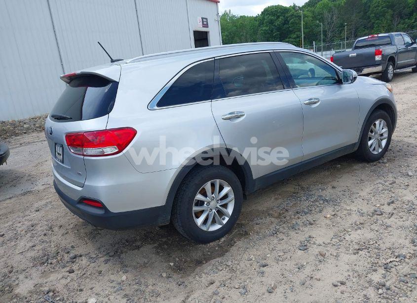 Photo 4 of 2017 Kia Sorento 2.4L LX (VIN 5XYPG4A34HG265018)