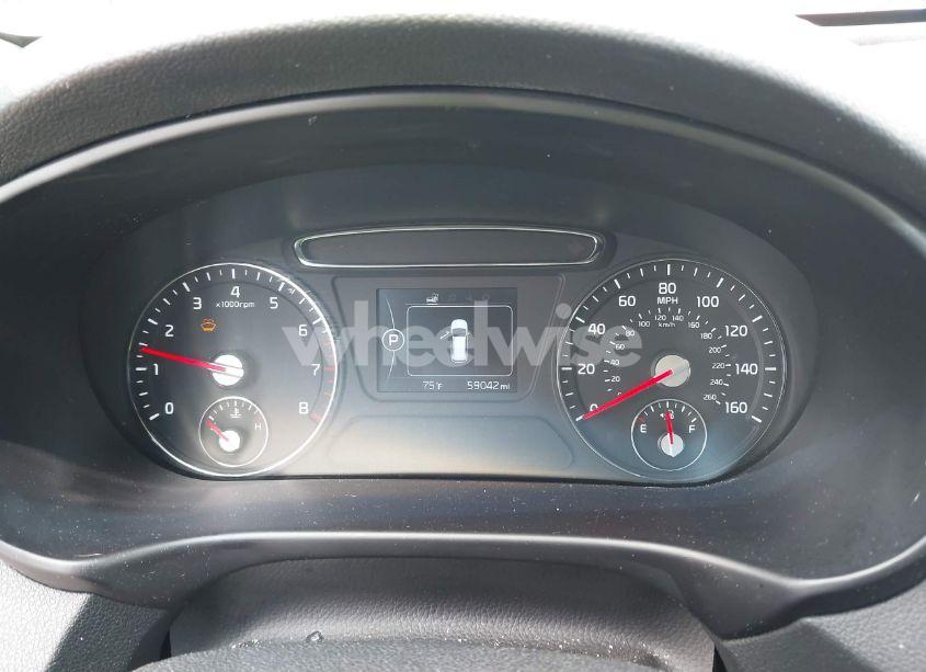 Photo 7 of 2017 Kia Sorento 2.4L LX (VIN 5XYPG4A34HG265018)