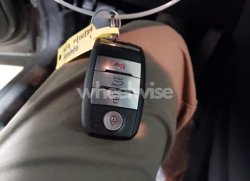 Photo 11 of 2017 Kia Sorento 2.4L LX (VIN 5XYPG4A34HG270414)