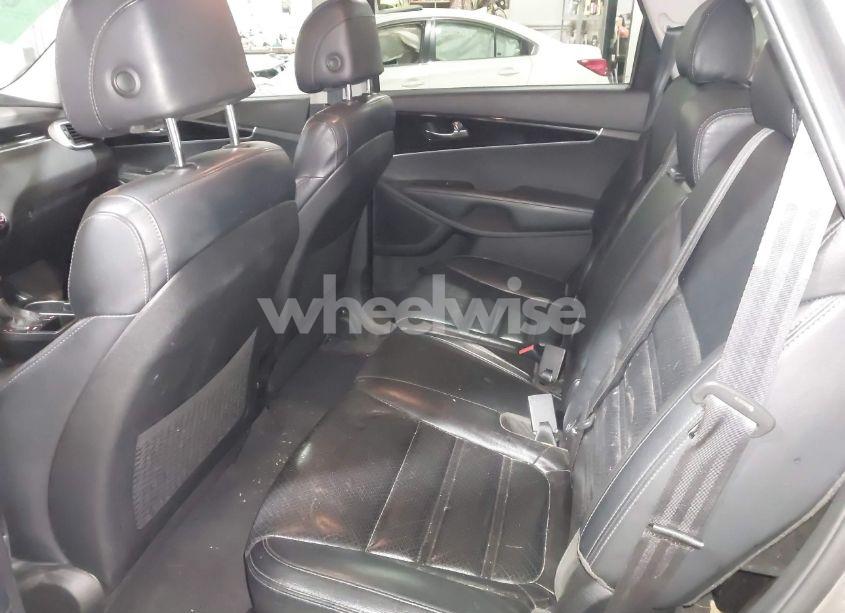 Photo 8 of 2017 Kia Sorento 2.4L LX (VIN 5XYPG4A34HG270414)