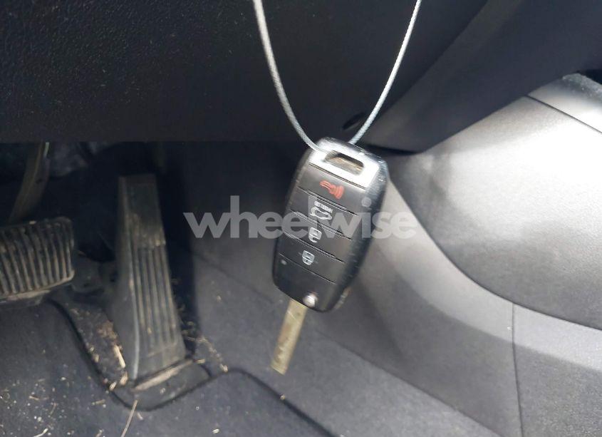 Photo 11 of 2017 Kia Sorento 2.4L L (VIN 5XYPG4A34HG288797)