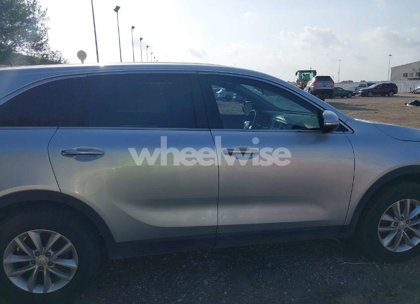 Photo 13 of 2017 Kia Sorento 2.4L L (VIN 5XYPG4A34HG288797)