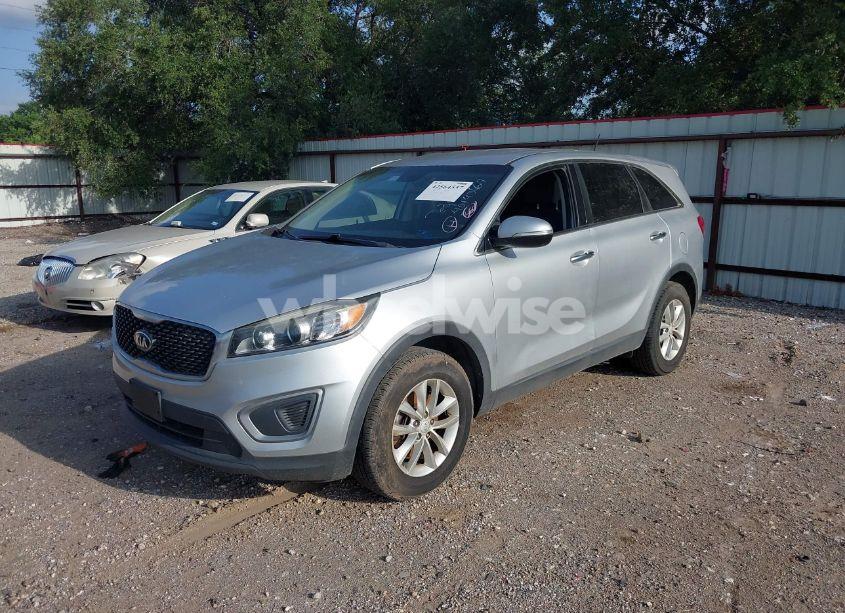 Photo 2 of 2017 Kia Sorento 2.4L L (VIN 5XYPG4A34HG288797)