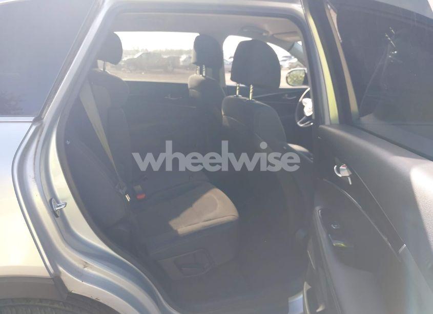 Photo 8 of 2017 Kia Sorento 2.4L L (VIN 5XYPG4A34HG288797)