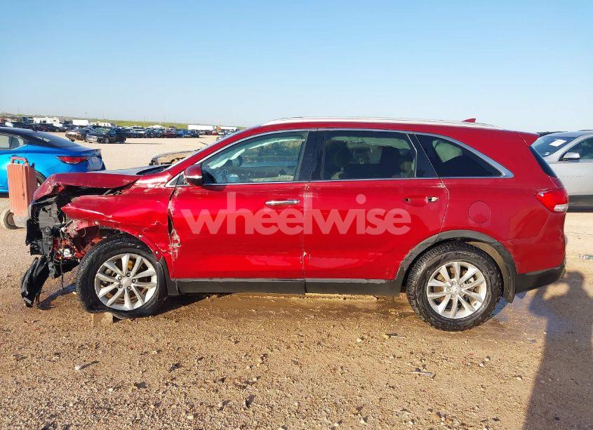 Photo 14 of 2018 Kia Sorento 2.4L LX (VIN 5XYPG4A34JG410709)