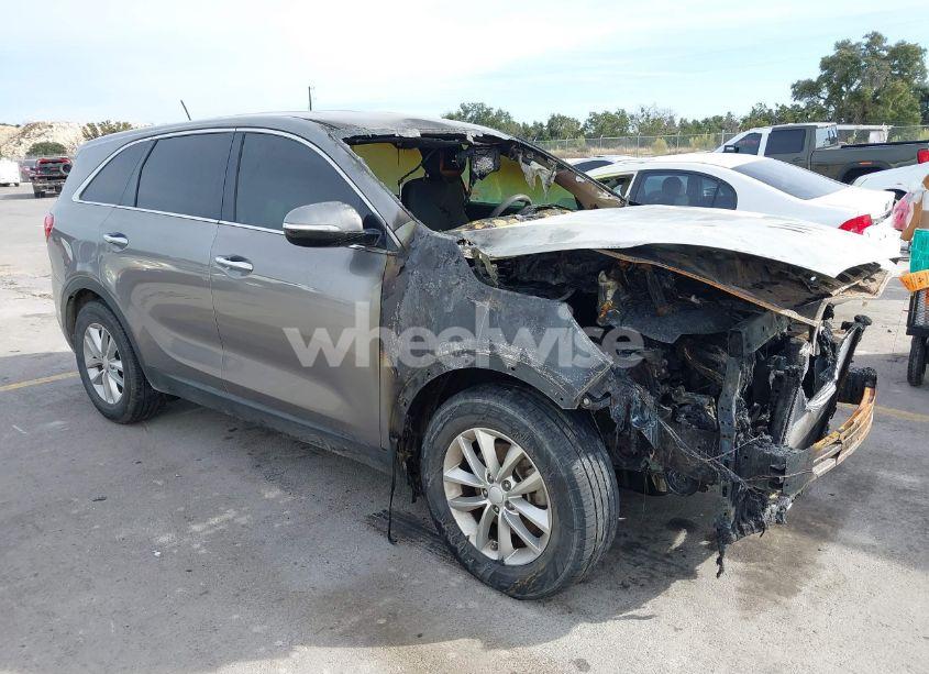 2018 Kia Sorento 2.4L L (VIN 5XYPG4A34JG411049) main photo