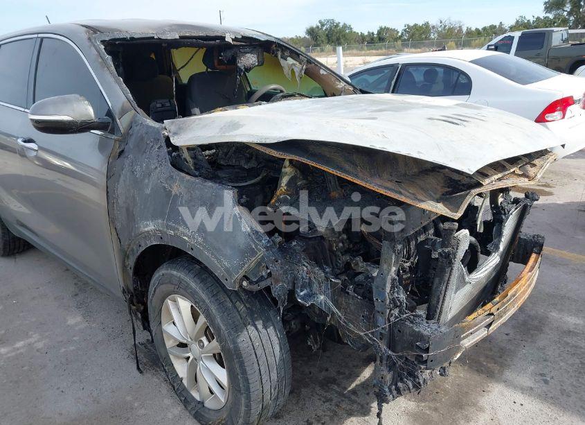 Photo 13 of 2018 Kia Sorento 2.4L L (VIN 5XYPG4A34JG411049)