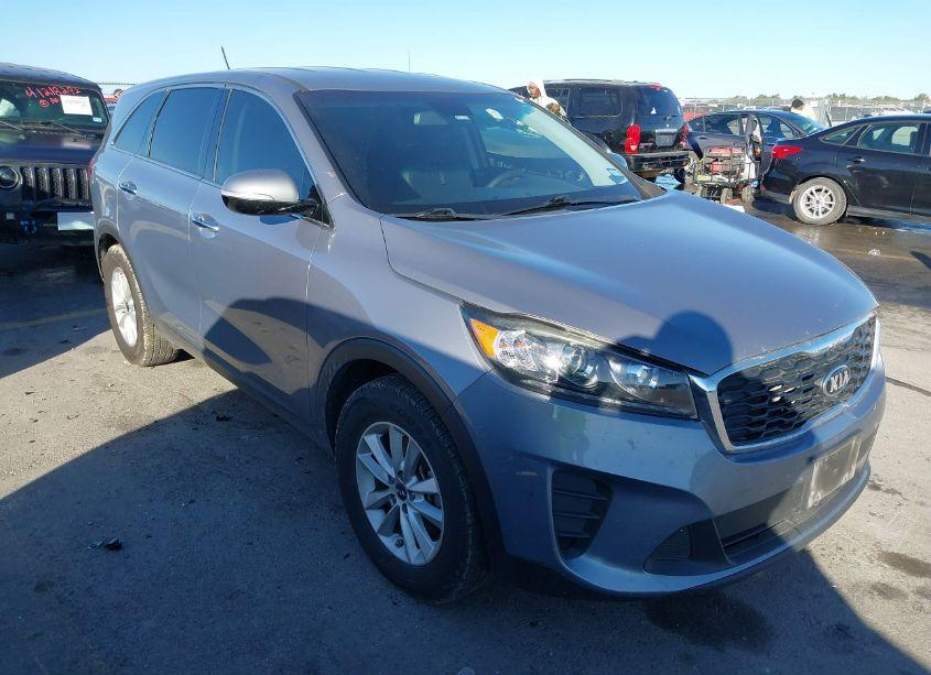 2019 Kia Sorento 2.4L L (VIN 5XYPG4A34KG596835) main photo