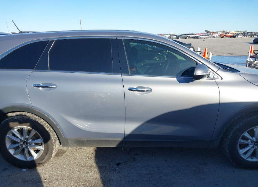 Photo 13 of 2019 Kia Sorento 2.4L L (VIN 5XYPG4A34KG596835)