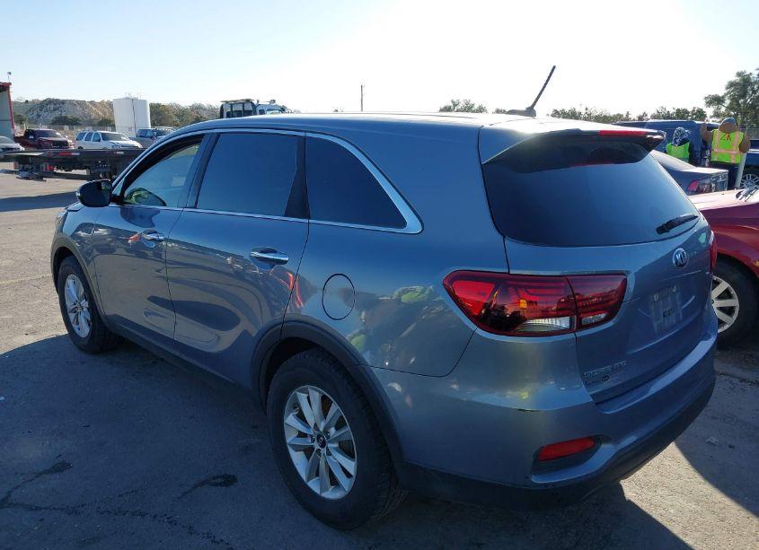 Photo 3 of 2019 Kia Sorento 2.4L L (VIN 5XYPG4A34KG596835)
