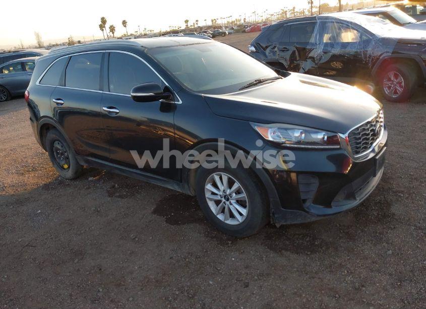 2019 Kia Sorento 2.4L LX (VIN 5XYPG4A34KG596978) main photo