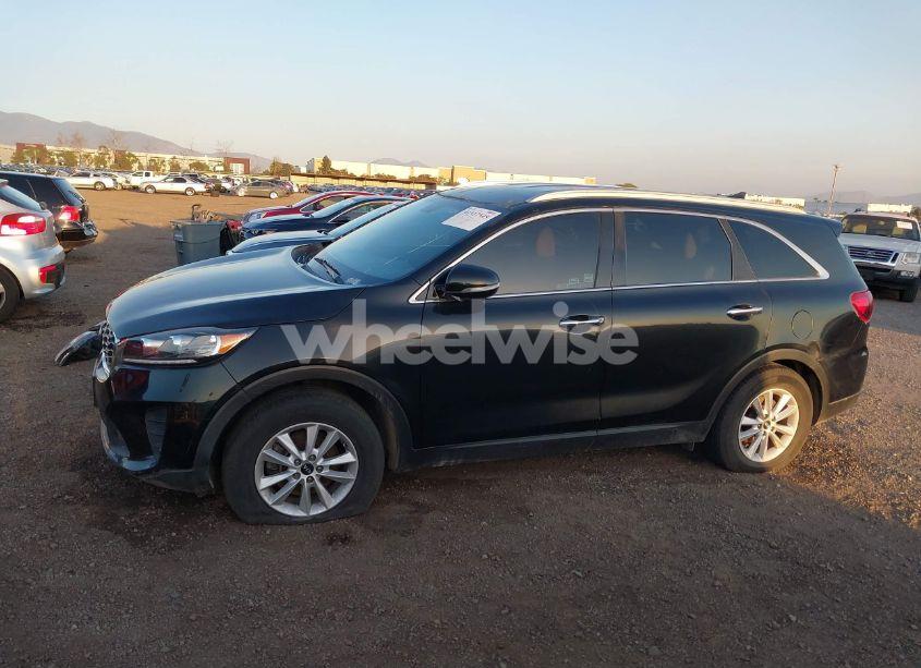 Photo 13 of 2019 Kia Sorento 2.4L LX (VIN 5XYPG4A34KG596978)