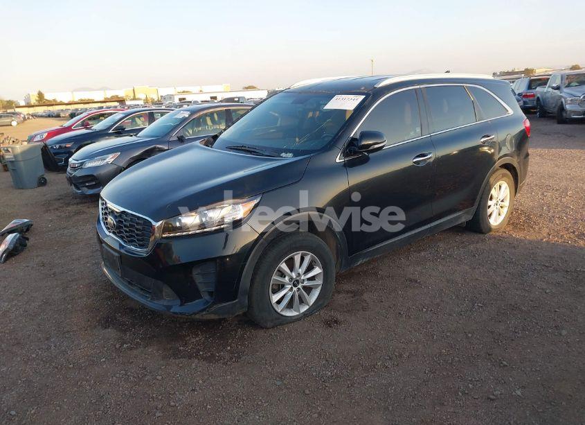 Photo 2 of 2019 Kia Sorento 2.4L LX (VIN 5XYPG4A34KG596978)