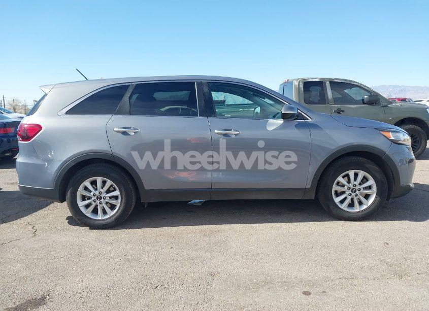 Photo 13 of 2019 Kia Sorento 2.4L L (VIN 5XYPG4A34KG610894)