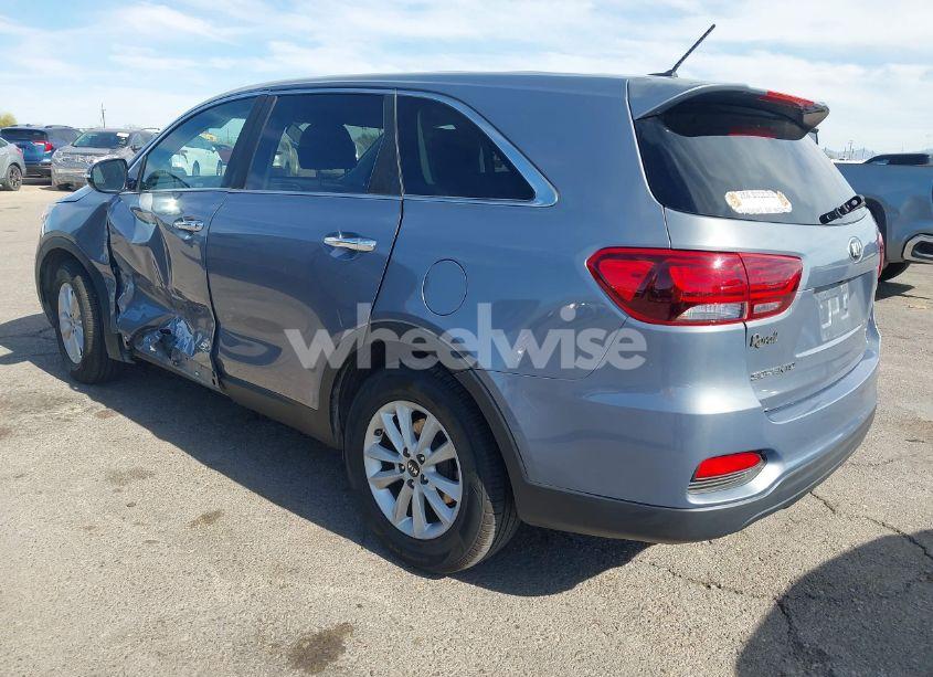 Photo 3 of 2019 Kia Sorento 2.4L L (VIN 5XYPG4A34KG610894)