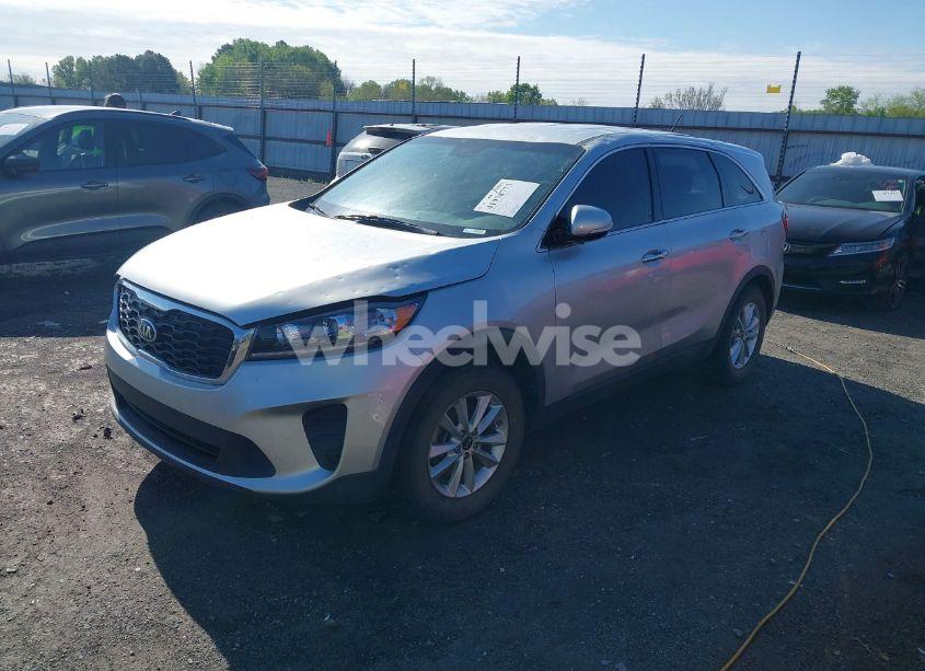 Photo 2 of 2020 Kia Sorento 2.4L L (VIN 5XYPG4A34LG647008)