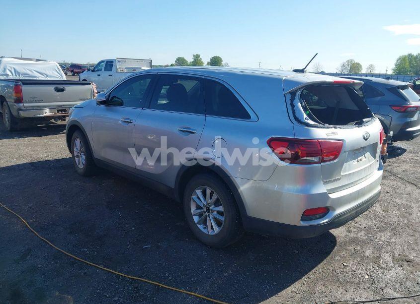 Photo 3 of 2020 Kia Sorento 2.4L L (VIN 5XYPG4A34LG647008)