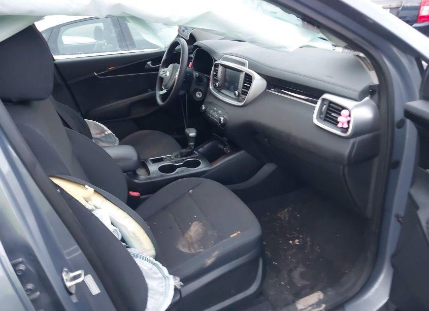 Photo 5 of 2020 Kia Sorento 2.4L L (VIN 5XYPG4A34LG650877)