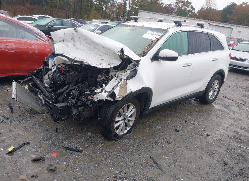 Photo 2 of 2020 Kia Sorento 2.4L LX (VIN 5XYPG4A34LG682633)