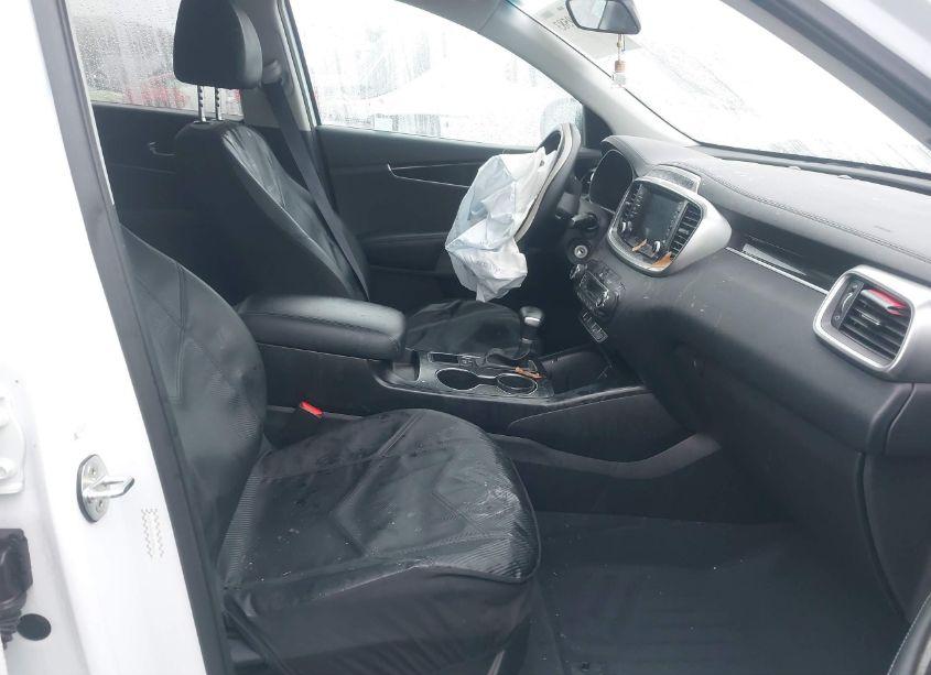Photo 5 of 2020 Kia Sorento 2.4L LX (VIN 5XYPG4A34LG682633)
