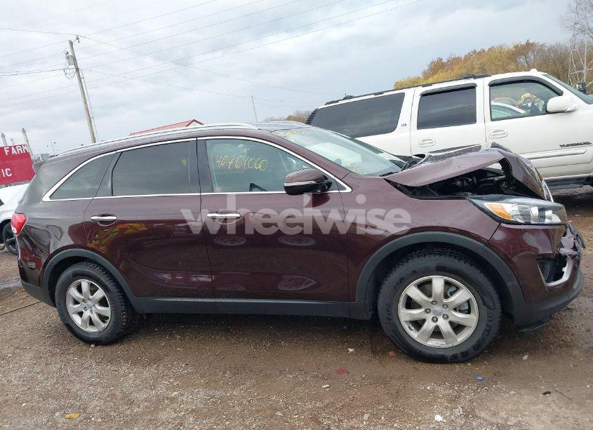 Photo 13 of 2016 Kia Sorento 2.4L LX (VIN 5XYPG4A35GG020517)