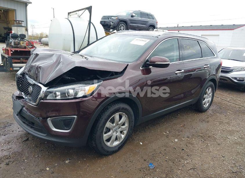 Photo 2 of 2016 Kia Sorento 2.4L LX (VIN 5XYPG4A35GG020517)