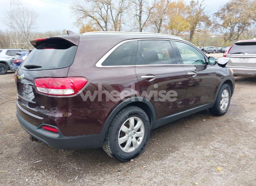Photo 4 of 2016 Kia Sorento 2.4L LX (VIN 5XYPG4A35GG020517)
