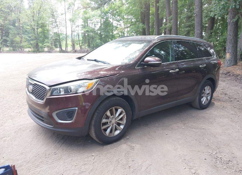 Photo 2 of 2016 Kia Sorento 2.4L LX (VIN 5XYPG4A35GG027080)