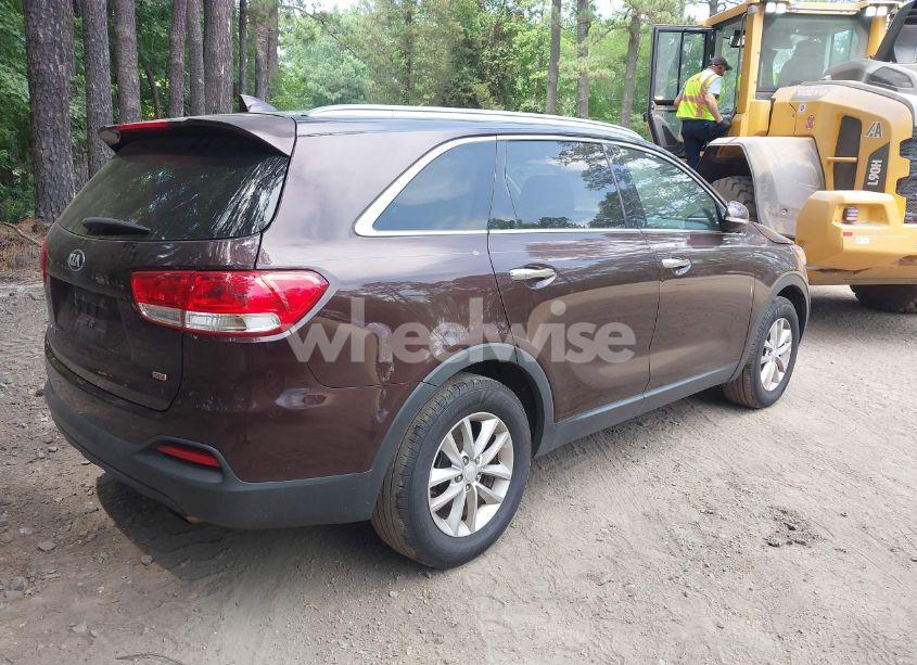 Photo 4 of 2016 Kia Sorento 2.4L LX (VIN 5XYPG4A35GG027080)