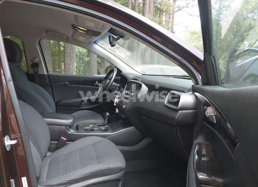 Photo 5 of 2016 Kia Sorento 2.4L LX (VIN 5XYPG4A35GG027080)