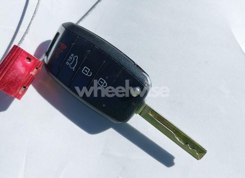 Photo 11 of 2016 Kia Sorento 2.4L LX (VIN 5XYPG4A35GG046986)