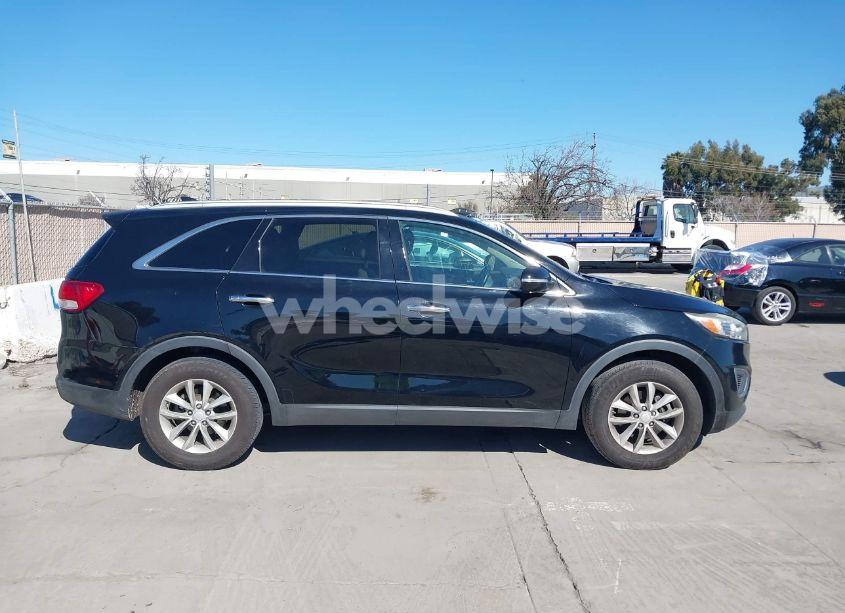 Photo 13 of 2016 Kia Sorento 2.4L LX (VIN 5XYPG4A35GG046986)