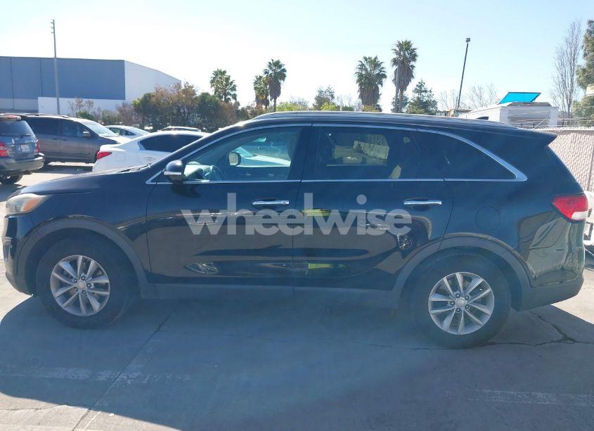 Photo 14 of 2016 Kia Sorento 2.4L LX (VIN 5XYPG4A35GG046986)