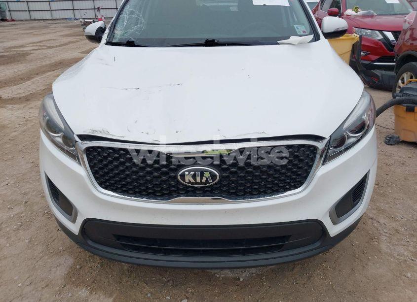 Photo 12 of 2016 Kia Sorento 2.4L LX (VIN 5XYPG4A35GG047877)