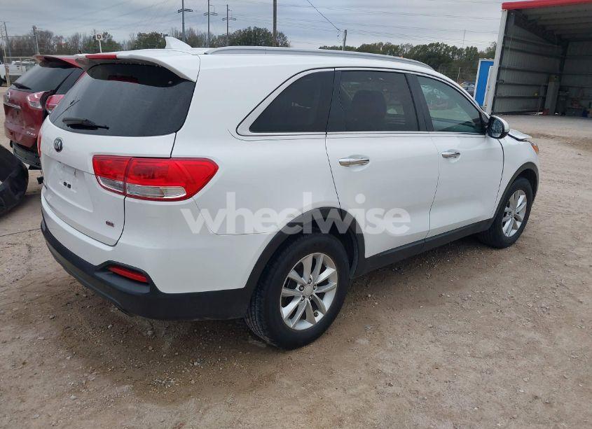 Photo 4 of 2016 Kia Sorento 2.4L LX (VIN 5XYPG4A35GG047877)